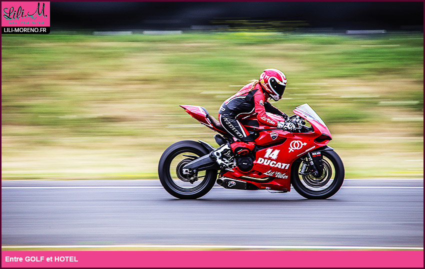 UN MOIS, UN CIRCUIT CIRCUIT CAROLE, le plus « Girly » des circuits moto