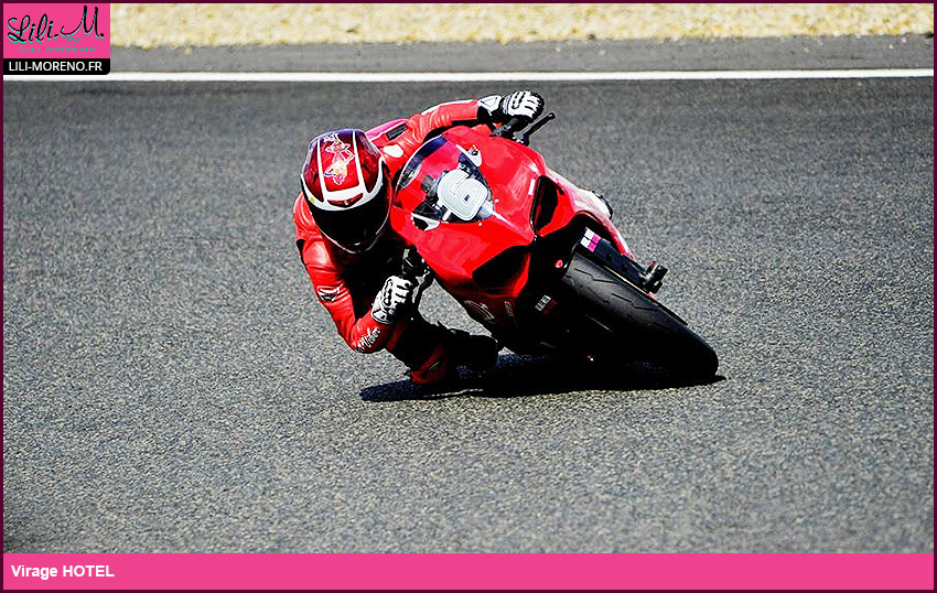 UN MOIS, UN CIRCUIT CIRCUIT CAROLE, le plus « Girly » des circuits moto